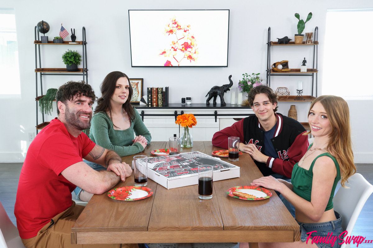 Family Swap: Scarlett & Myra Group Play #16